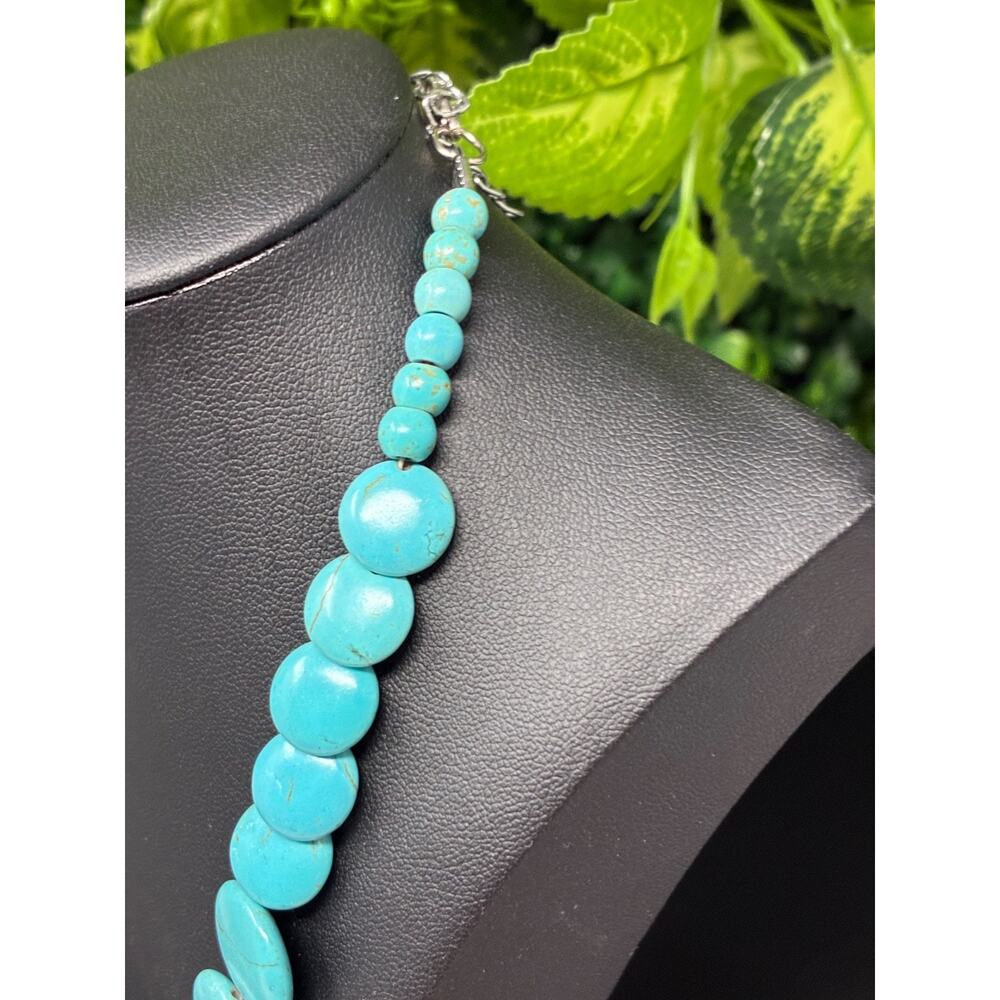 Turquoise Howlite Disc Bead Necklace Graduated Statement Collar 22 Inch - Picture 3 of 8